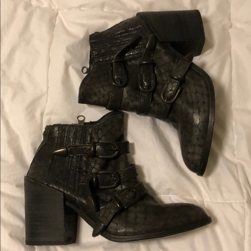 Baske Boots